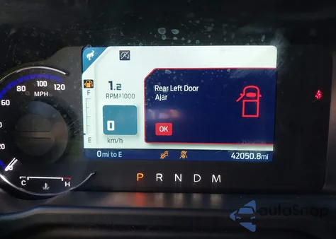 2022 Ford Bronco Black Diamond z USA, uszkodzony, nr VIN 1FMEE5DH3NLB35950